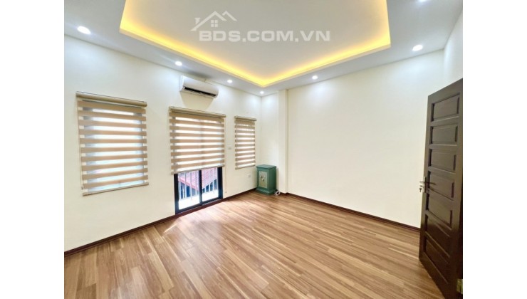 ĐÊ LA THÀNH -ĐỐNG ĐA- GẦN Ô TÔ - NHÀ ĐẸP 34m2 x 4 tầng-NHỈNH 4 tỷ